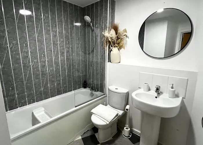 Apartment Serene 2-bed Flat With Canal Views - Coop Live *