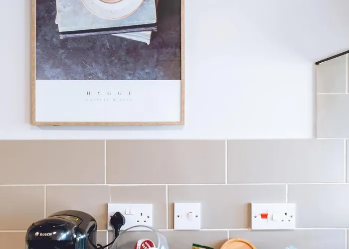 Forest View- Oasis Mural -didsbury Zen Sleeps 10 *