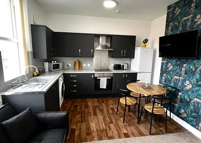 The Failsworth Collection - Stylish With Free Parking *