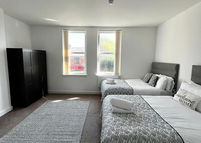 The Failsworth Collection - Stylish With Free Parking * Manchester