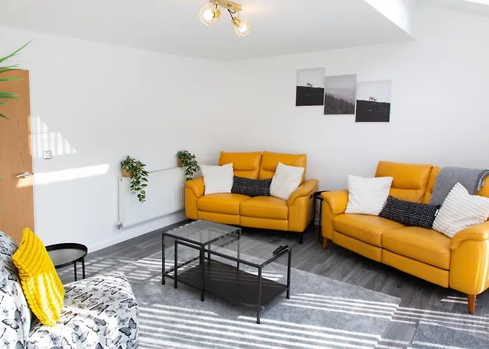 Bright & Luxurious With Garden * Manchester