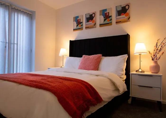 Bright & Luxurious With Garden *