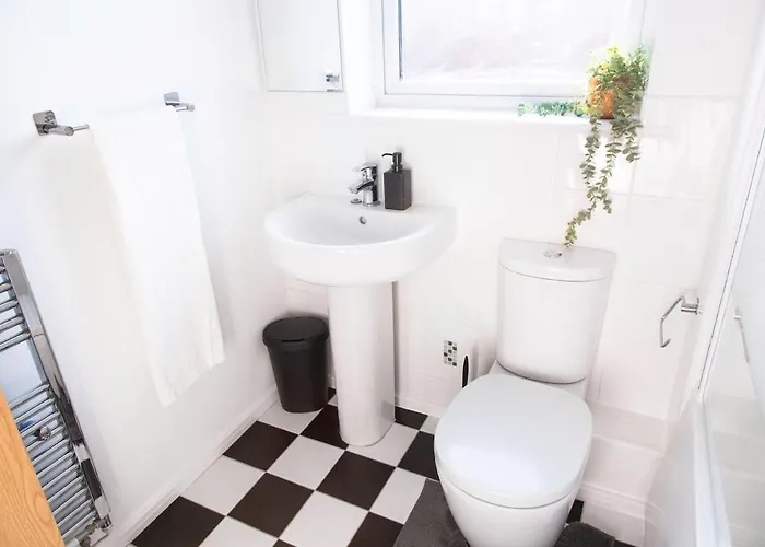 Apartamento Bright & Luxurious With Garden