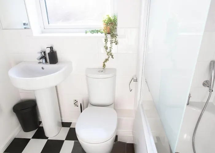 Bright & Luxurious With Garden Apartamento *