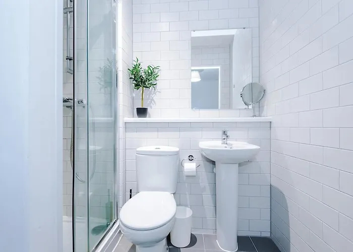 New, Luxe 2br, Manchester, Pool Table, Parking, Balcony, Ps4 Daire