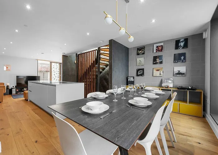 펜션 Free Parking - Roof Terrace - Luxury Townhouse