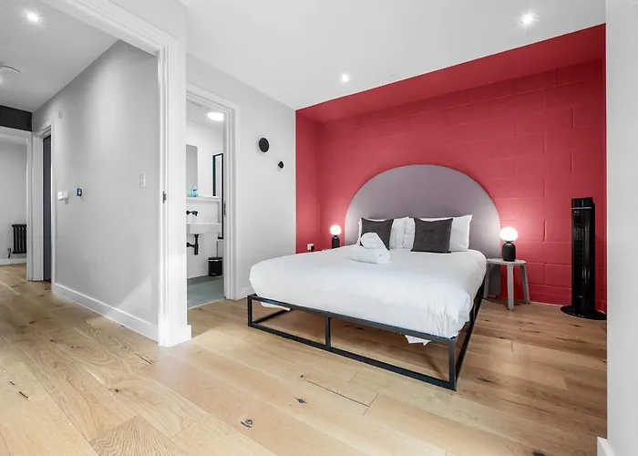 Free Parking - Roof Terrace - Luxury Townhouse