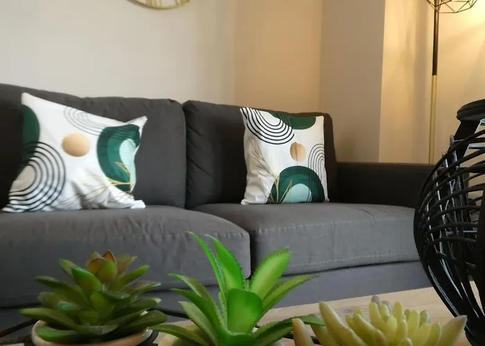 Apartamento Near Centre Ideal Sport Or Gigs Sleeps 6 People *