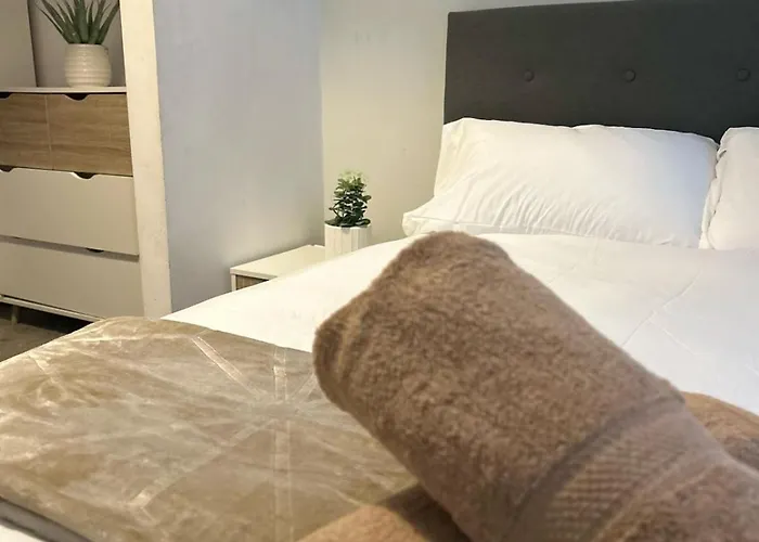 Spacious - Next To Ao Arena & Picadilly Station - Local Attractions - Free Parking *