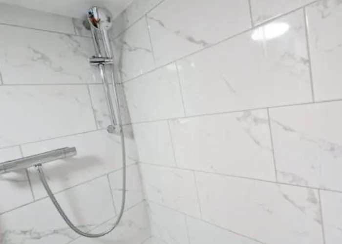 The Ruby Haven, Didsbury - 15mins To Airport - Opp The Christie's Nhs - Sleeps 5