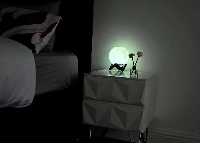 아파트 The Ruby Haven, Didsbury - 15mins To Airport - Opp The Christie's Nhs - Sleeps 5 *