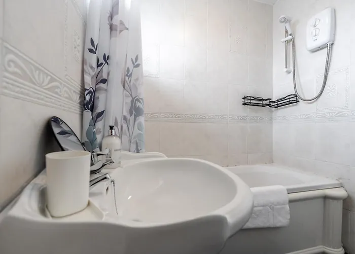 Nyaraló Boutique 3bd Opposite Etihad & Coop - Free Parking - Pool Table Manchester