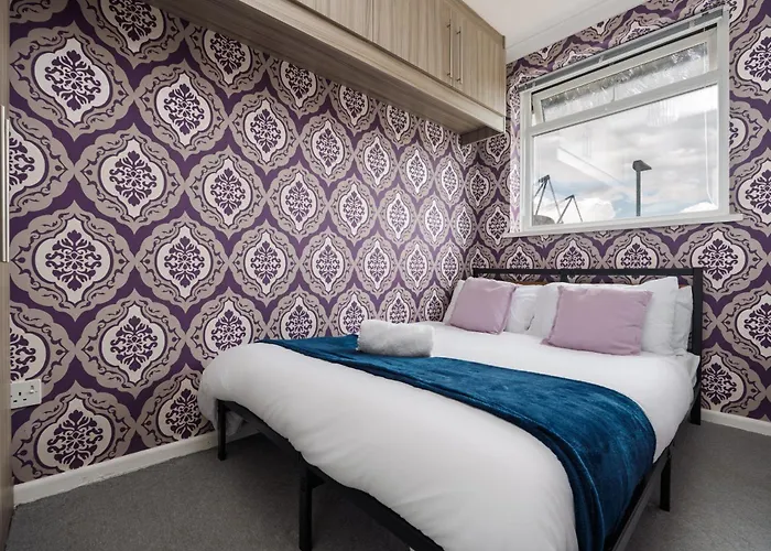 Boutique 3bd Opposite Etihad & Coop - Free Parking - Pool Table Nyaraló Manchester