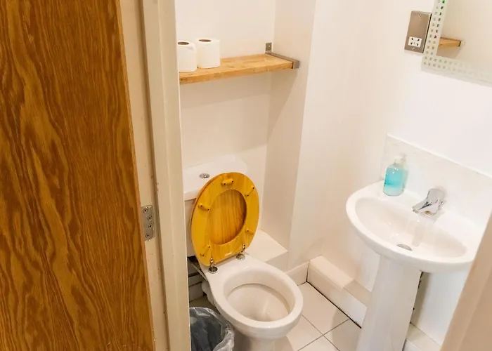 아파트 Comfortable Spacious 2 Bed Flat With Parking