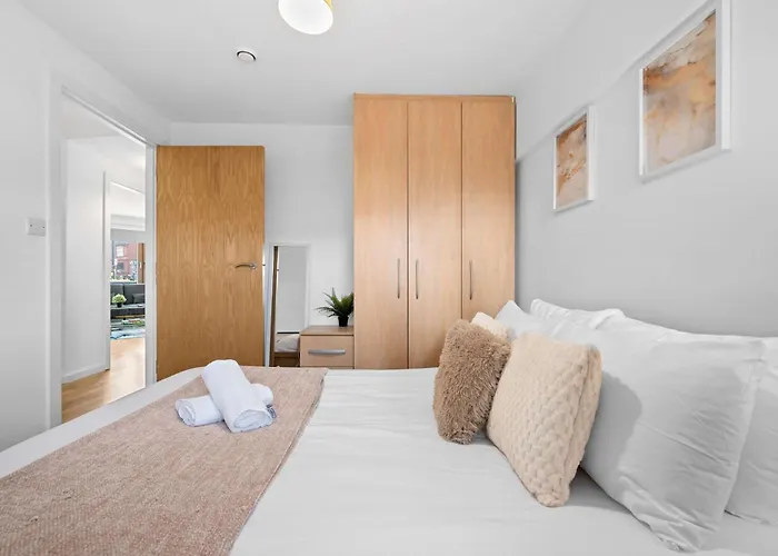 Sleeps 6 Superhost Manchester