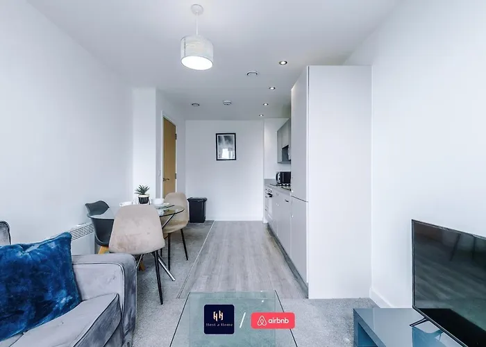 Salford With Free Wifi, Parking & Ideal For Contractors דירה מנצ'סטר