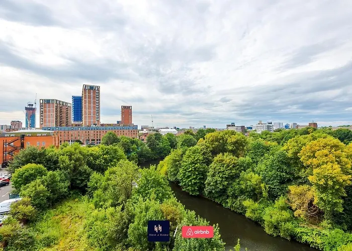 דירה Salford With Free Wifi, Parking & Ideal For Contractors