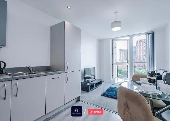 דירה Salford With Free Wifi, Parking & Ideal For Contractors