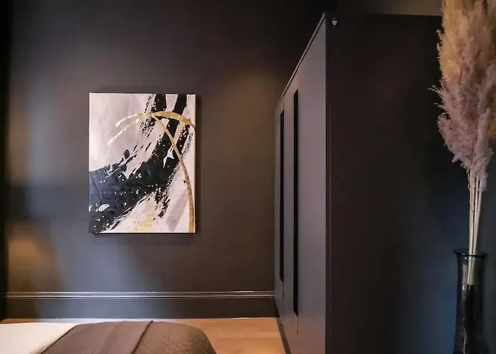 Midnight At The Heim