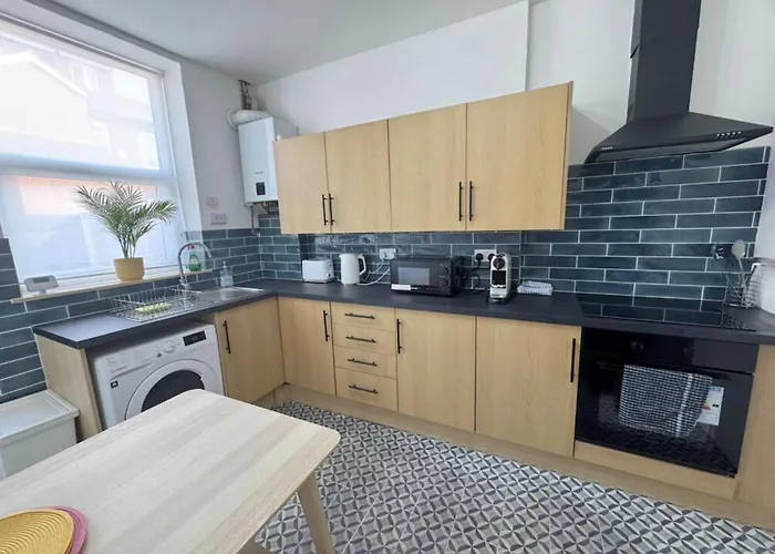 Levenshulme House - 2 Bedroom - Sleeps 6 - Free Parking & Wifi Σπίτι διακοπών