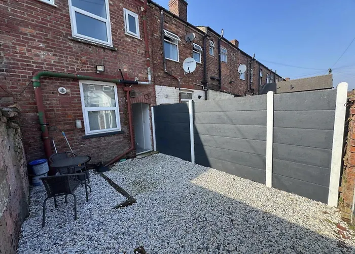 Σπίτι διακοπών Levenshulme House - 2 Bedroom - Sleeps 6 - Free Parking & Wifi