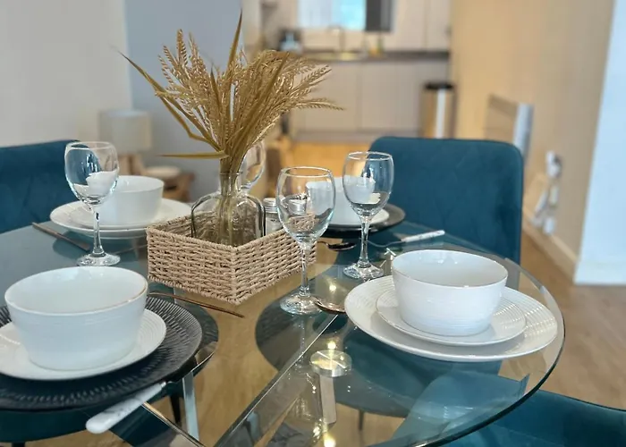 Spacious - Next To Ao Arena & Picadilly Station - Local Attractions - Free Parking Appartement *