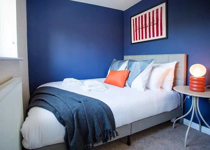 Comfy 3br - Near Deansgate - Perfect For Work, Leisure & Stadium Visits With Parking *