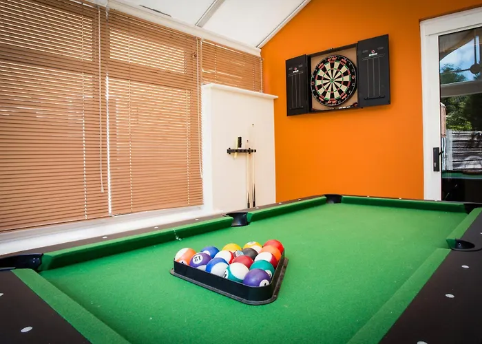 Tatil Evi Comfy 3br - Near Deansgate - Perfect For Work, Leisure & Stadium Visits With Parking