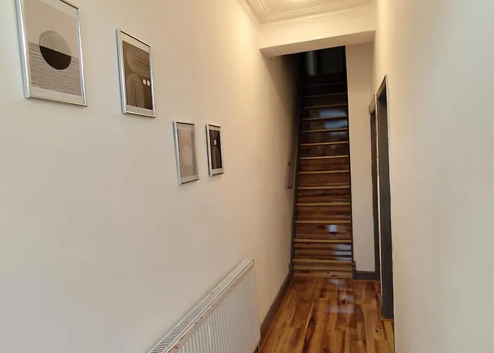 Double-bedroom In The Heart Of Harpurhey A2 Perfect For Short