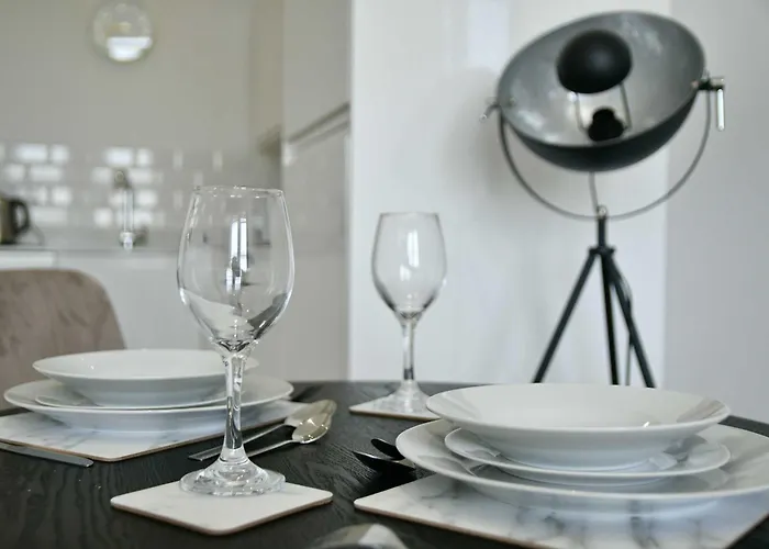 Spacious 1 Bed Near Etihad *