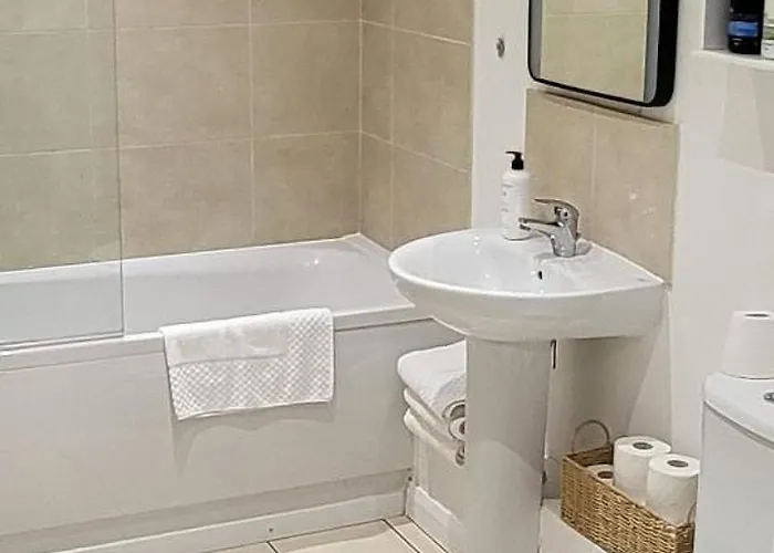 4 Bedroom Tameside Greater Sleeps 8 Ferienhaus Manchester