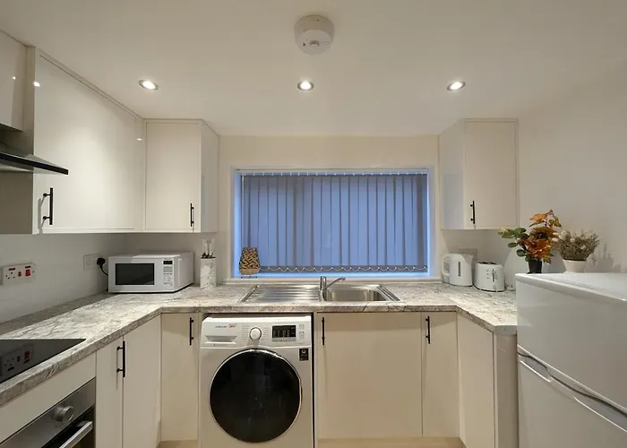 Newly Furnished Near Centre Manchester