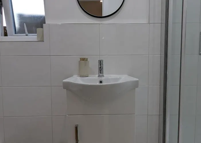 Apartment Newly Furnished Near Centre *