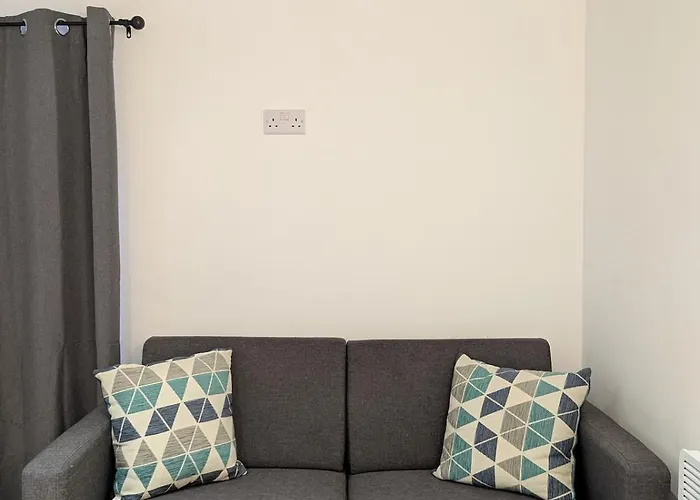 Newly Furnished Near Centre * Manchester