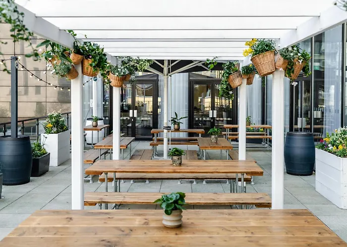 Radisson Centre, A Verified Net Zero Ξενοδοχείο 4*