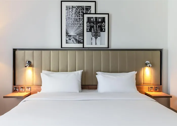 Radisson Centre, A Verified Net Zero Ξενοδοχείο 4*