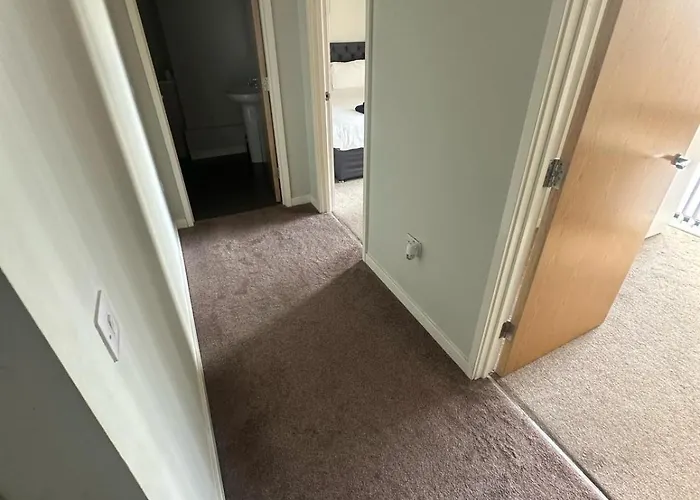 Beehosting Adelphi Wharf 4*