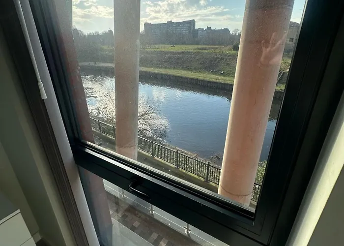 Beehosting Adelphi Wharf 公寓式酒店