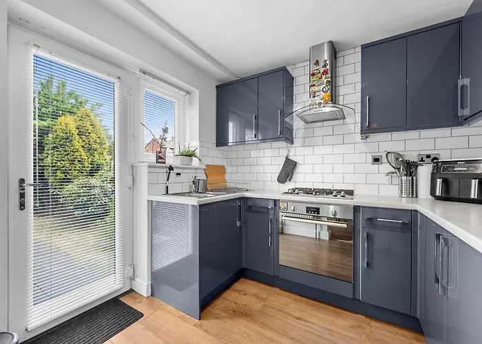 3 Bed Stockport By Superhost *