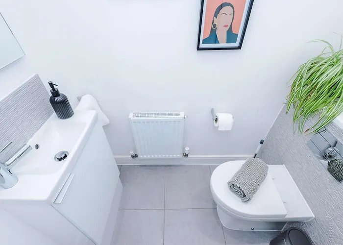 펜션 Spacious & Bright 2-bed By 53 Degrees Property, Perfect For Couples With Parking & Garden *