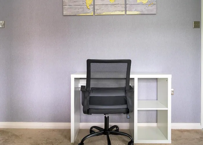 Droylsden Eden - Next To Tram - Free Parking Near Coop- Live & Etihad Stadium *