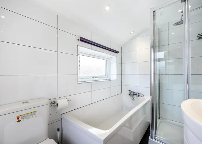 Droylsden Eden - Next To Tram - Free Parking Near Coop- Live & Etihad Stadium *