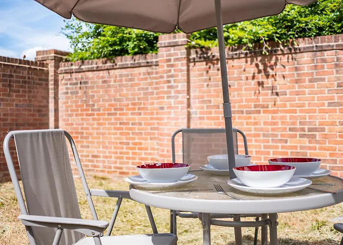 Chic Riverside Retreat Salford 4bd Free Parking 펜션 맨체스터