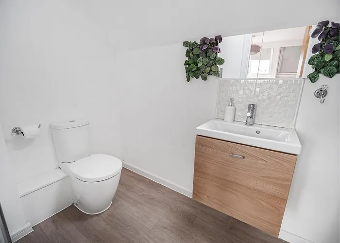 Chic Riverside Retreat Salford 4bd Free Parking 펜션 맨체스터