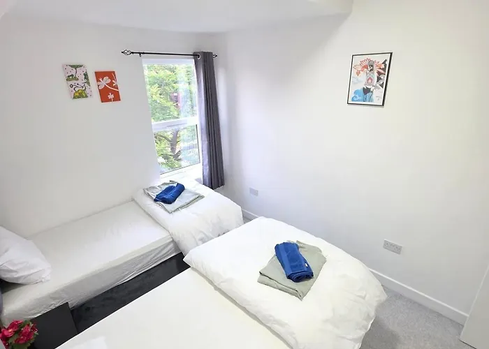 Bright, Modern & Comfortable 2-bedroom Manchester