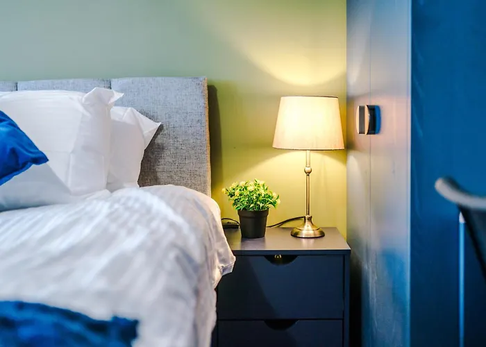 Salford Urban Escape - Stylish Allure Modern 2Br Stay For 6 - Smart Business Or Work Ready By Parydise Properties 아파트