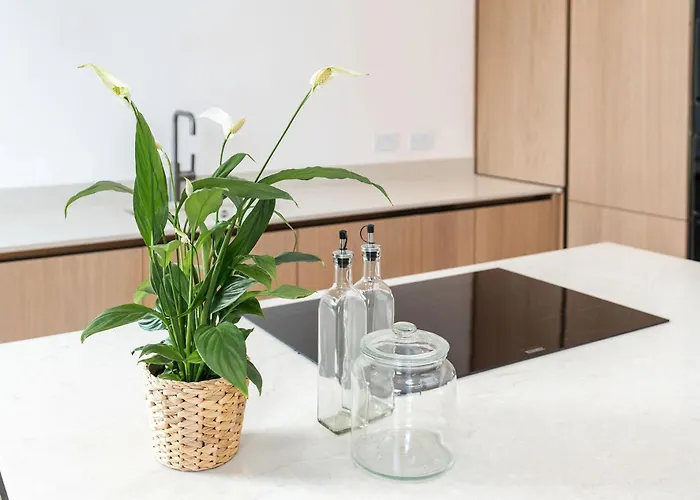 6-bedroom, 6-bathroom Contractor Μάντσεστερ