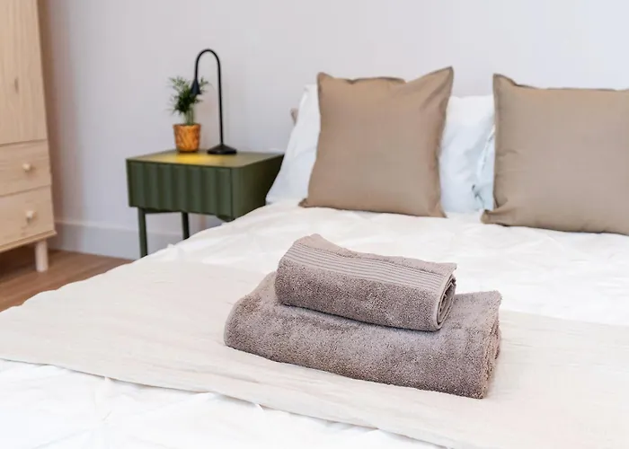 6-bedroom, 6-bathroom Contractor *