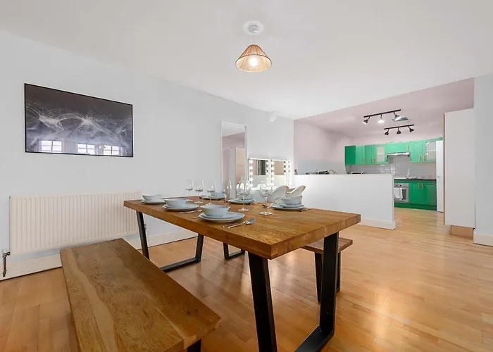 Iconic Canal Street By Superhost