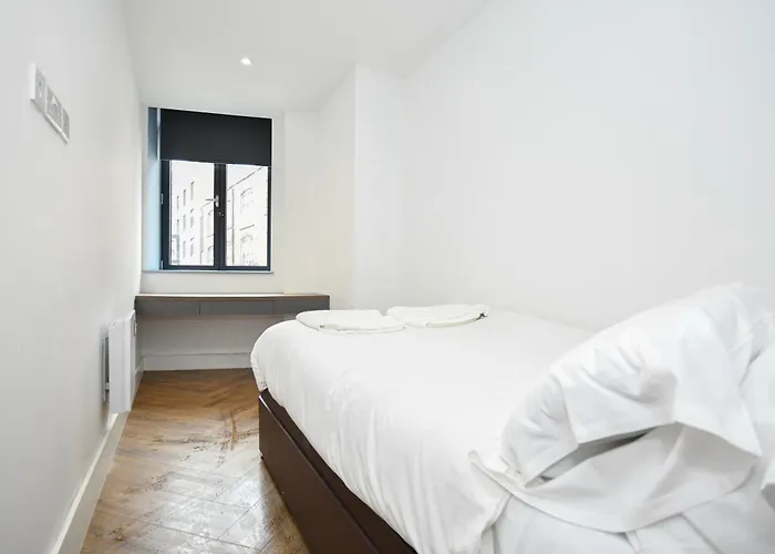 Sleek 2bed Flat In W Security *